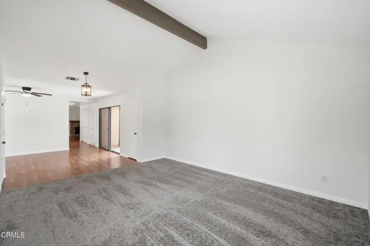 8_living room