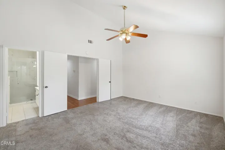 25_bedroom