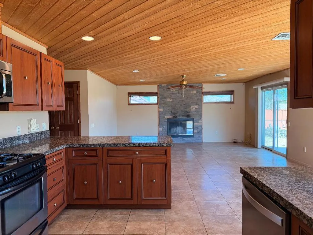 49457 Mojave Drive, Morongo Valley, California 92256 — photo 4