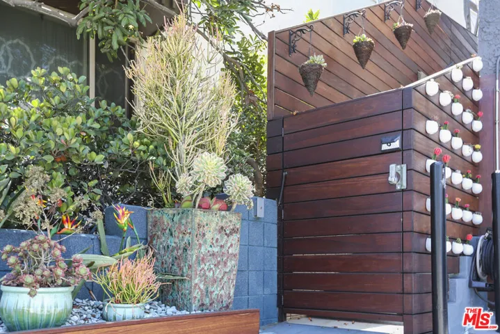 472 Rosecrans Avenue, Manhattan Beach, California 90266