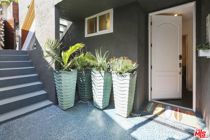 472 Rosecrans Avenue, Manhattan Beach, California 90266
