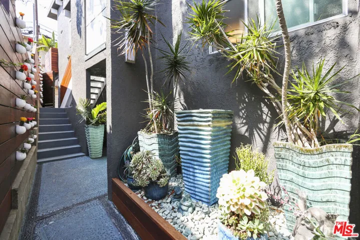 472 Rosecrans Avenue, Manhattan Beach, California 90266