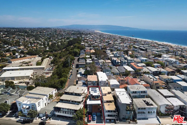472 Rosecrans Avenue, Manhattan Beach, California 90266