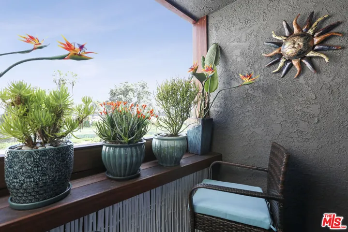 472 Rosecrans Avenue, Manhattan Beach, California 90266