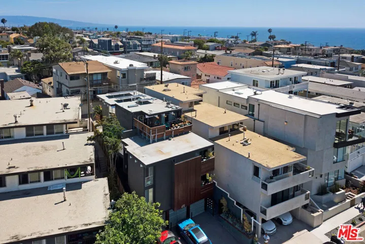 472 Rosecrans Avenue, Manhattan Beach, California 90266