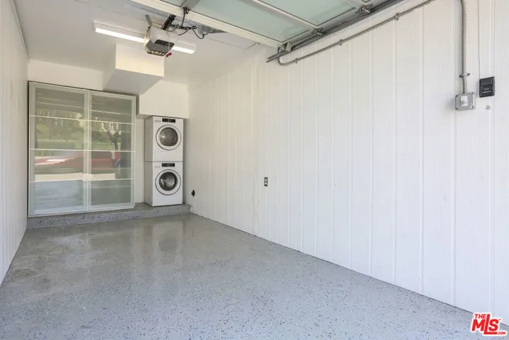 472 Rosecrans Avenue, Manhattan Beach, California 90266