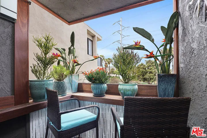 472 Rosecrans Avenue, Manhattan Beach, California 90266