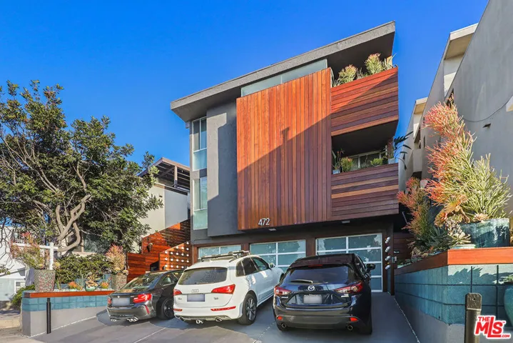 472 Rosecrans Avenue, Manhattan Beach, California 90266