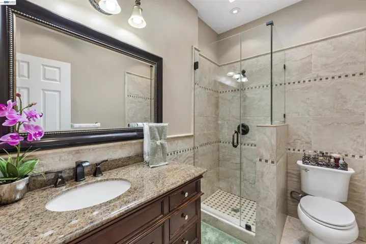 25 Regent St, San Francisco, California 94112