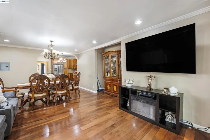 25 Regent St, San Francisco, California 94112