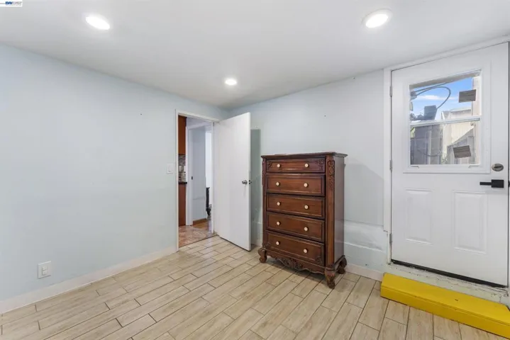 25 Regent St, San Francisco, California 94112