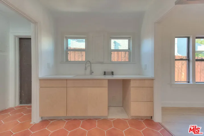 1361 Keniston Avenue, Los Angeles, California 90019