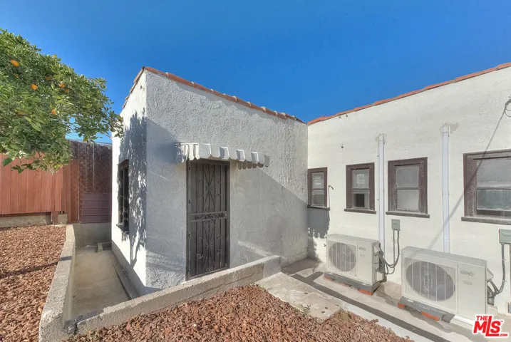 1361 Keniston Avenue, Los Angeles, California 90019