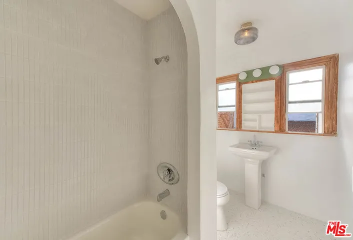 1361 Keniston Avenue, Los Angeles, California 90019