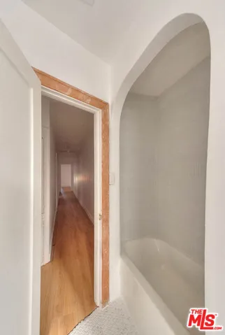 1361 Keniston Avenue, Los Angeles, California 90019