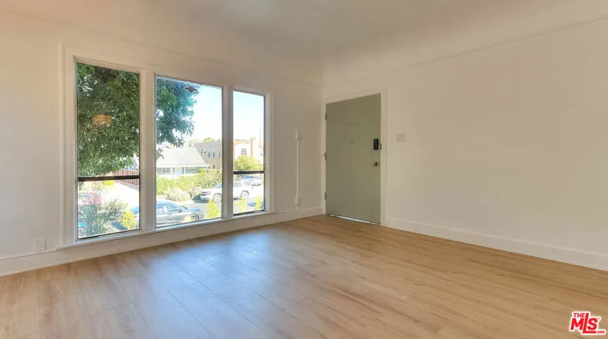 1361 Keniston Avenue, Los Angeles, California 90019
