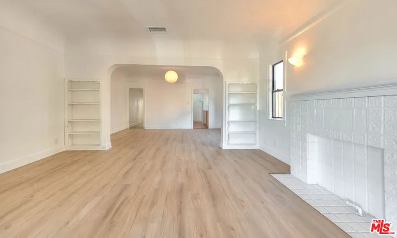1361 Keniston Avenue, Los Angeles, California 90019