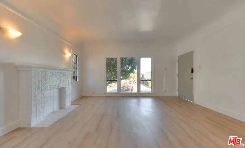 1361 Keniston Avenue, Los Angeles, California 90019