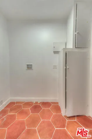 1361 Keniston Avenue, Los Angeles, California 90019