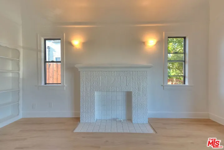 1361 Keniston Avenue, Los Angeles, California 90019