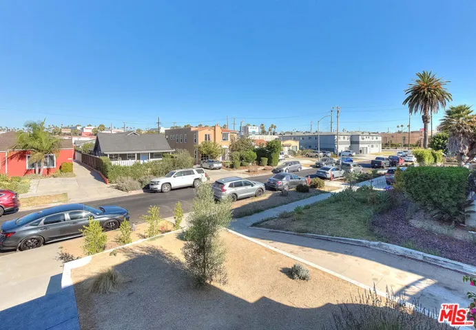 1361 Keniston Avenue, Los Angeles, California 90019