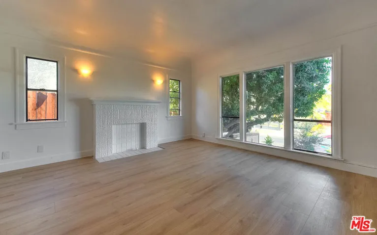 1361 Keniston Avenue, Los Angeles, California 90019