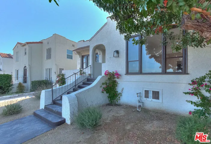 1361 Keniston Avenue, Los Angeles, California 90019