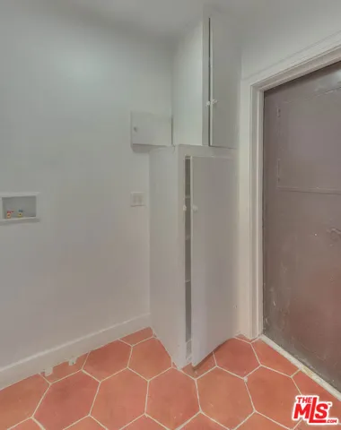 1361 Keniston Avenue, Los Angeles, California 90019