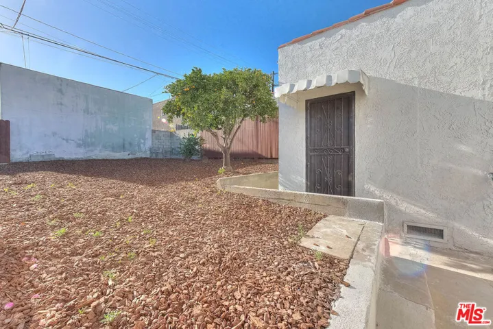 1361 Keniston Avenue, Los Angeles, California 90019