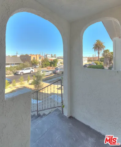 1361 Keniston Avenue, Los Angeles, California 90019