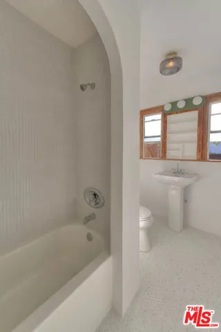 1361 Keniston Avenue, Los Angeles, California 90019