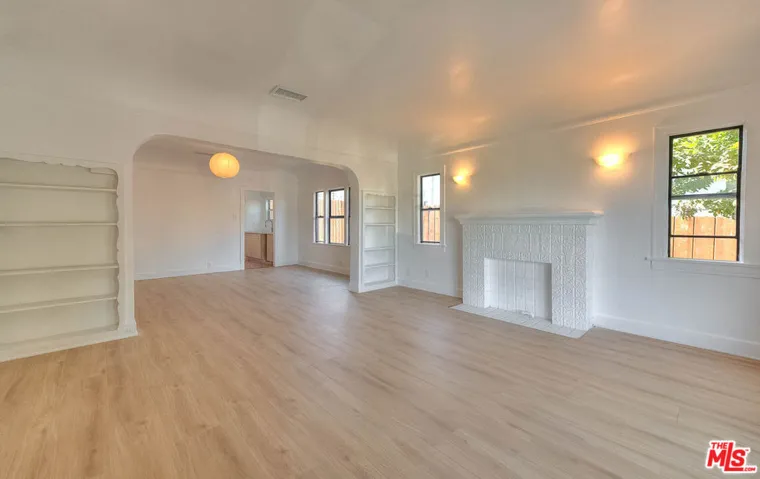 1361 Keniston Avenue, Los Angeles, California 90019