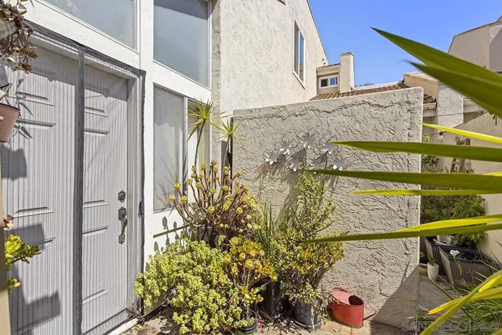 6186 Caminito Baeza, San Diego, California 92122