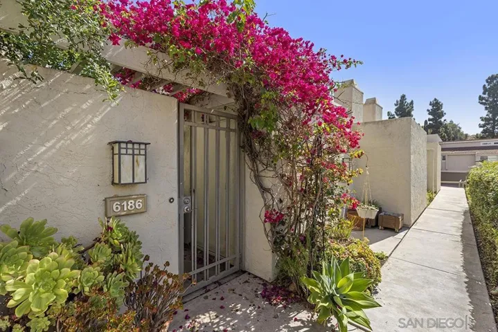6186 Caminito Baeza, San Diego, California 92122