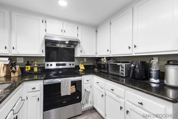 6186 Caminito Baeza, San Diego, California 92122