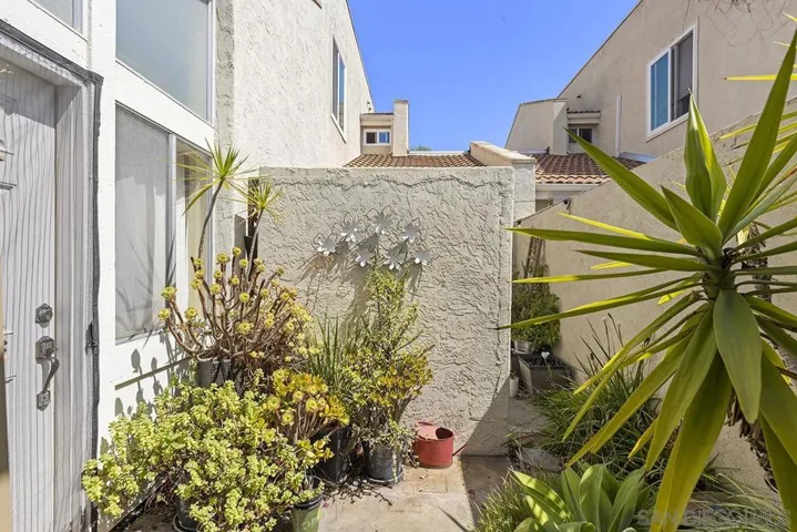 6186 Caminito Baeza, San Diego, California 92122
