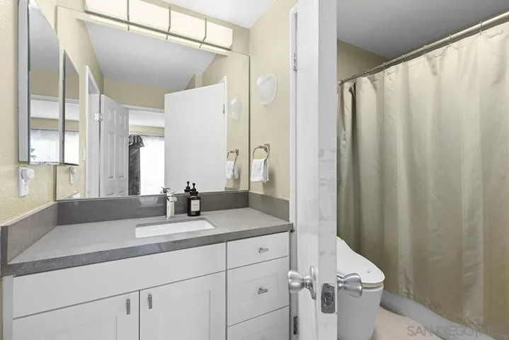 6186 Caminito Baeza, San Diego, California 92122