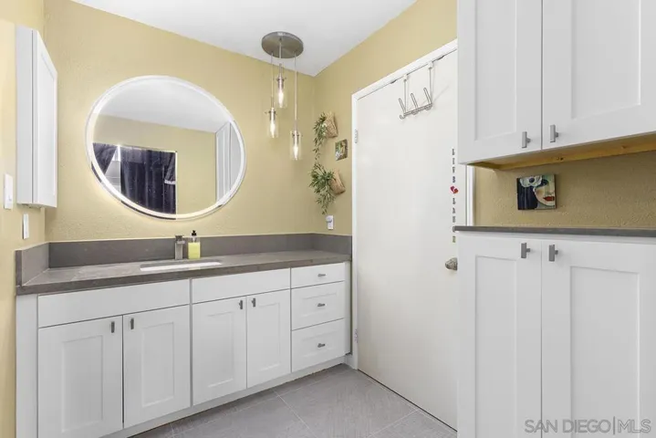 6186 Caminito Baeza, San Diego, California 92122