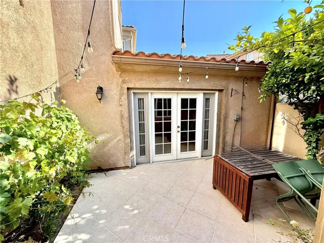 Patio/Private Courtyard