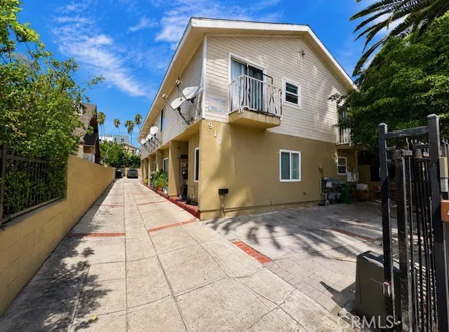 917 S Catalina 5, Los Angeles, California 90006