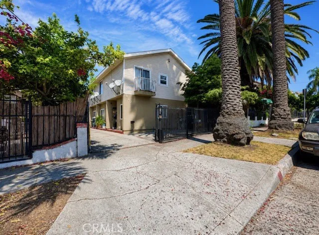 917 S Catalina 5, Los Angeles, California 90006