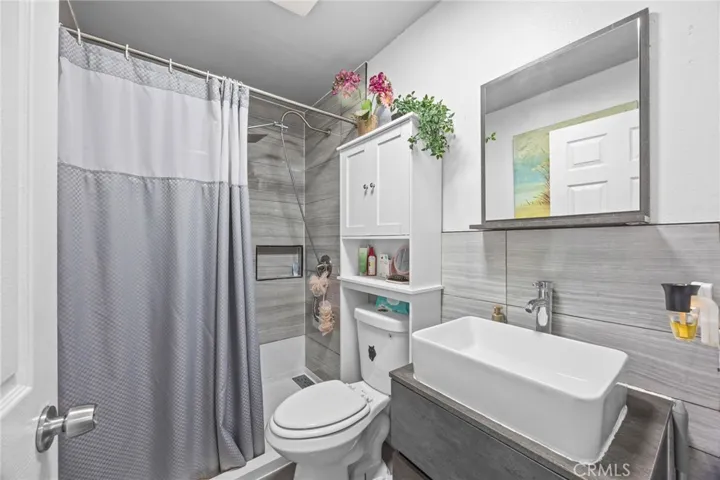 9333 Elm Vista Drive 4, Downey, California 90242