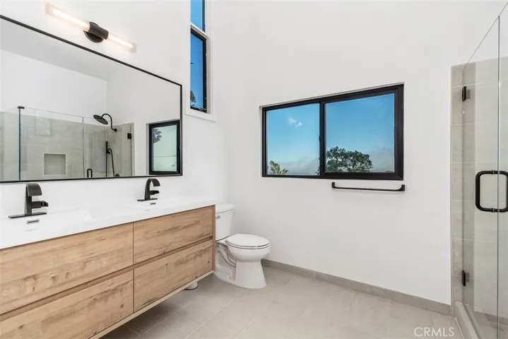 2nd floor bathroom
