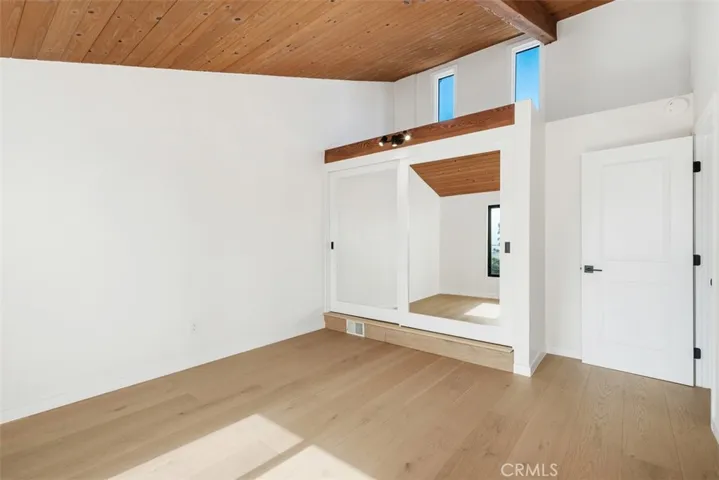2nd floor bedroom