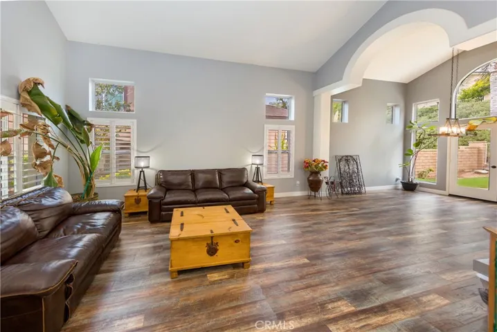 23015 Edenton Place, Valencia, California 91354