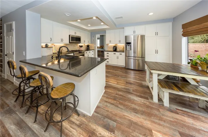 23015 Edenton Place, Valencia, California 91354