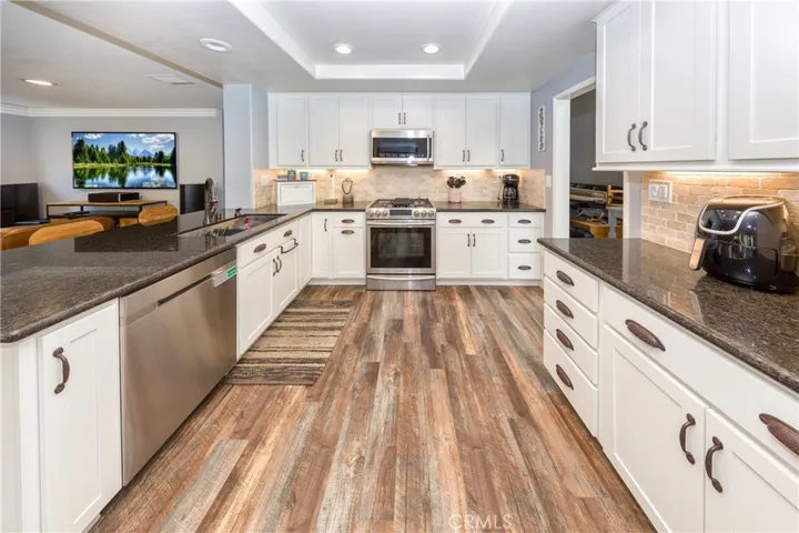 23015 Edenton Place, Valencia, California 91354