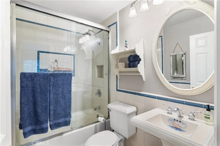Full bath for secondary bedrooms.