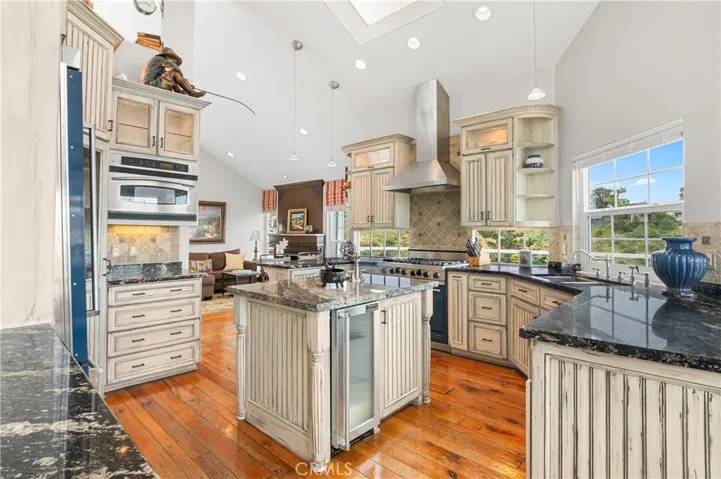 2210 Bridge, Laguna Beach, California 92651