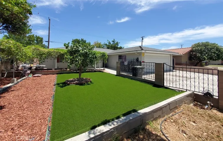 1217 S Huron, Santa Ana, California 92704